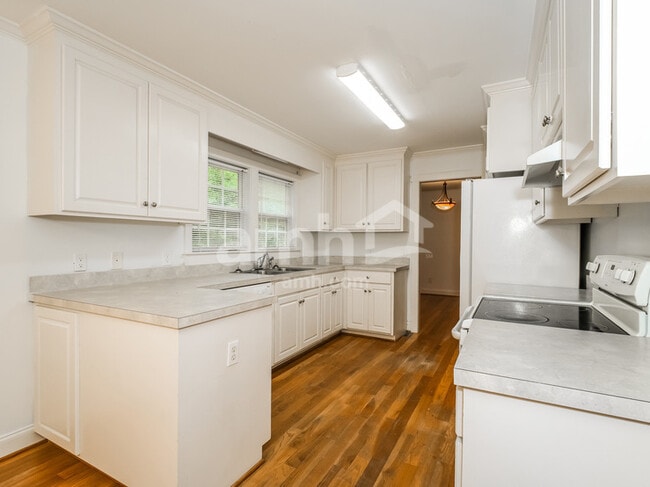 Photo - 332 Mendenhall Dr