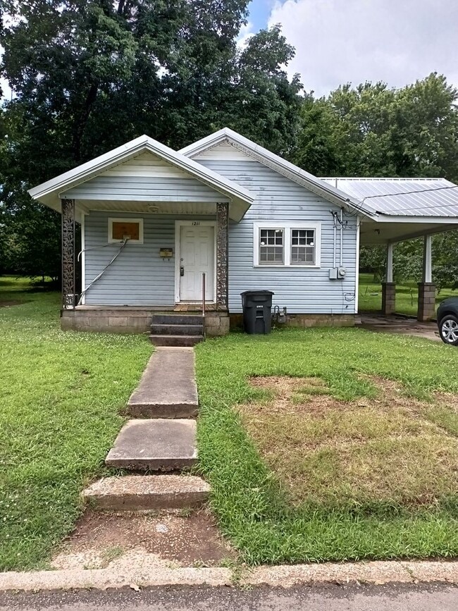 Photo - 1211 W Vine Ave House