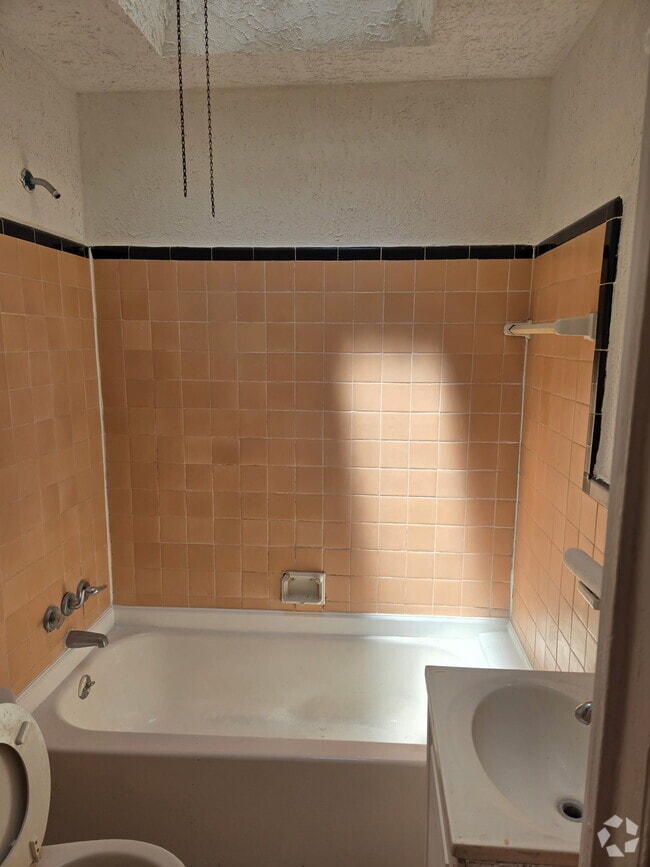 Building Photo - 2499 S Frazier St Rental