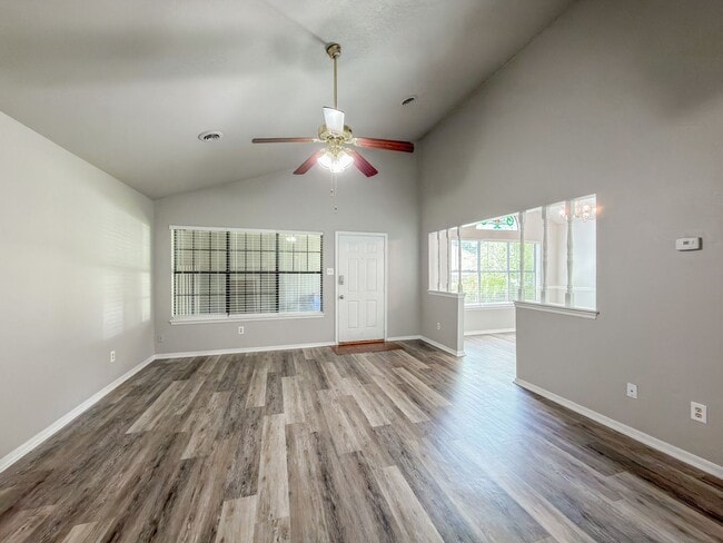 Photo - 35 Aberdeen Cir