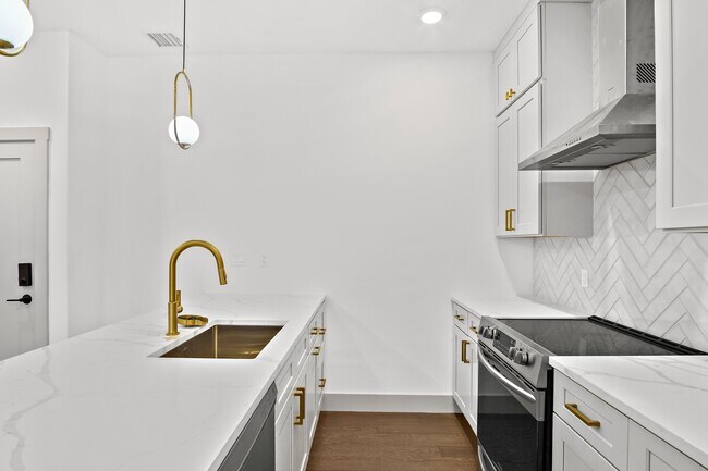 Photo - 127 E Cottage St Unidad 8