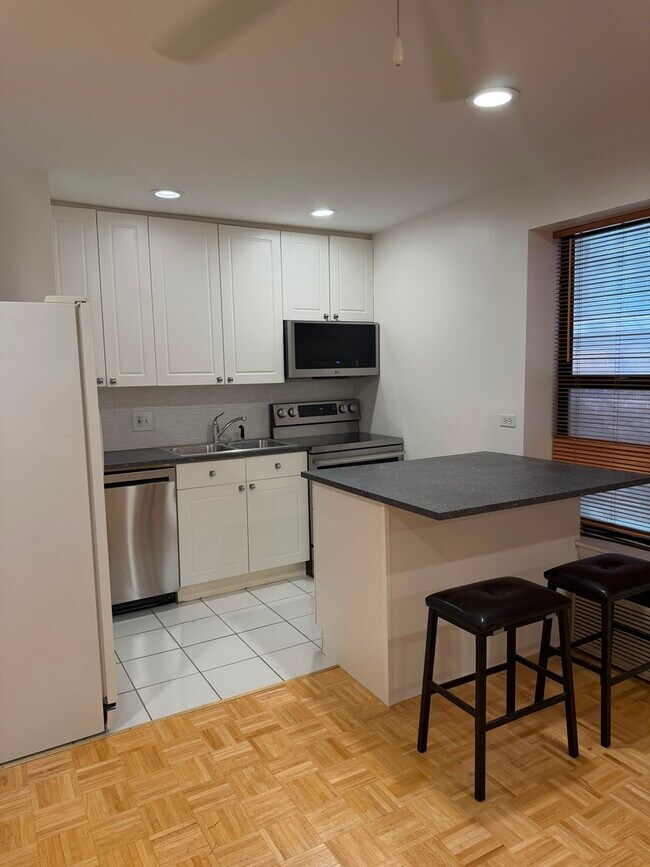 Photo - 5646 N Kenmore Ave