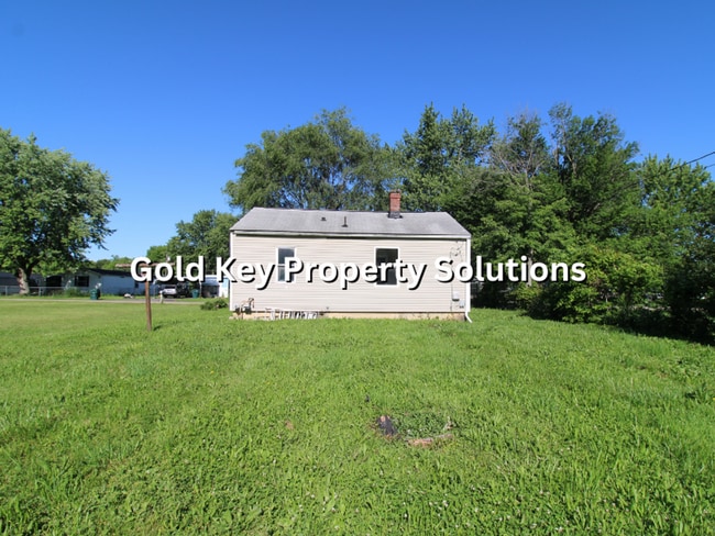Photo - MUNCIE Nicely Updated 3 BR 1 BA House with New Kitchen Appliances (SECTION 8 APPROVED)