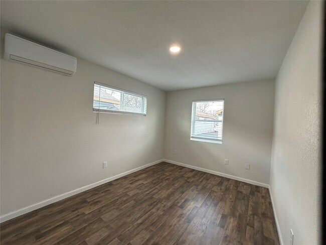 Photo - 3805 Wipprecht St Unit 2