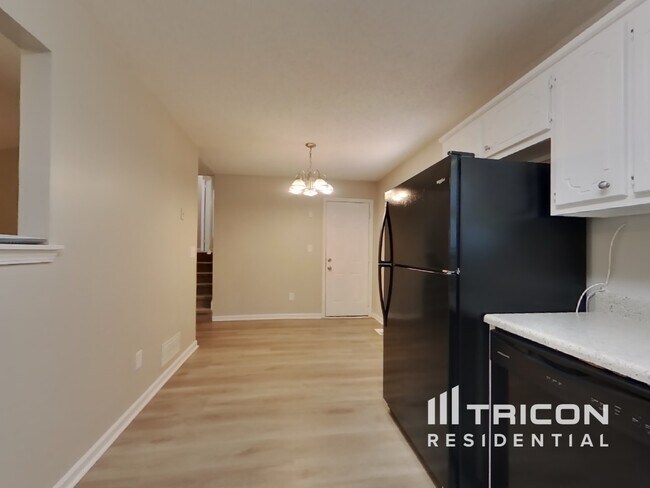 Photo - 17 Paces Meadows Dr