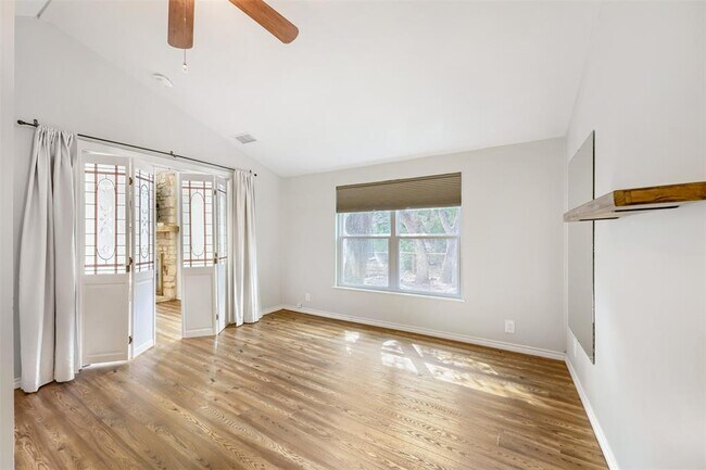 6402 Steer Trail