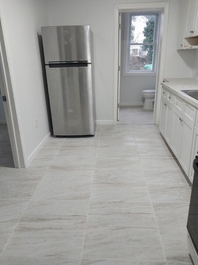 Photo - 117 Borden Ave Unit Apt 5