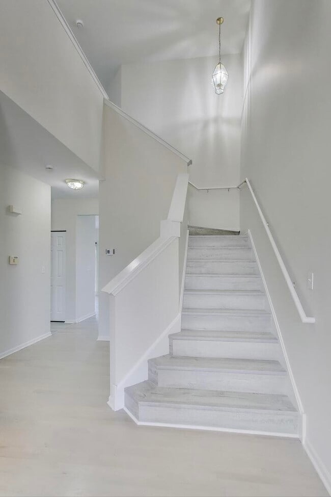 Photo - 23927 McMullin Cir