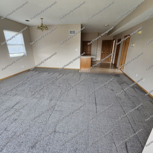 Photo - Large 2 Bedroom Winfield Townhome