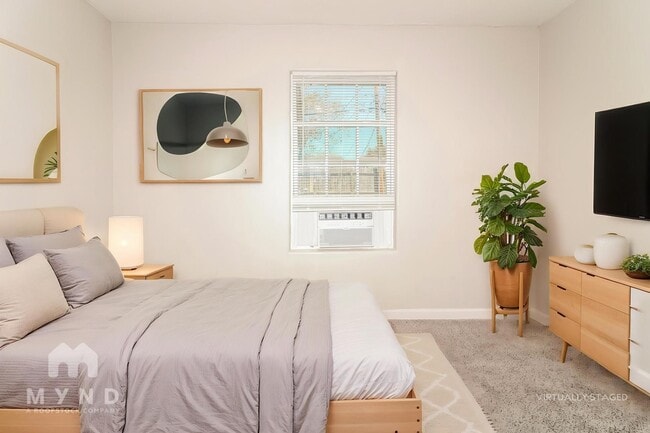 Photo - 1914 Roslyn St