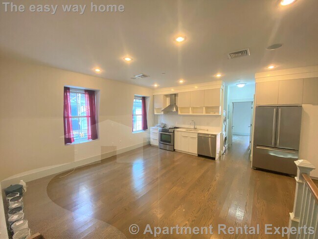 Photo - 15 Boardman St Apartments Unit 2