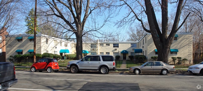 Building Photo - 3206-3212 Ellwood Ave