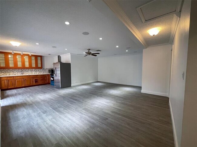 Photo - 641 SW 8th Ave Unit Front