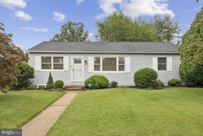 Building Photo - 12 Normandy Dr Rental