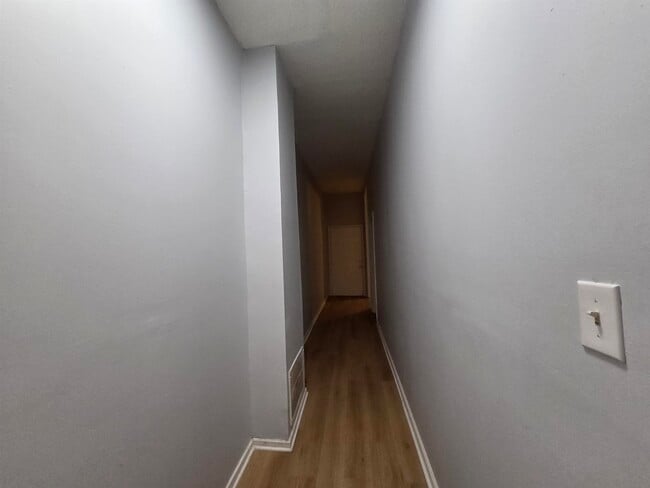 Photo - 993 Oakview St