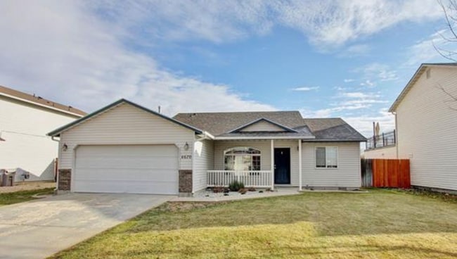 Single level 4 bedroom 2 bath Boise home. - Single level 4 bedroom 2 bath Boise home.