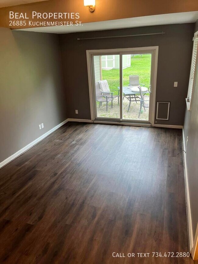 Photo - 26885 Kuchenmeister St