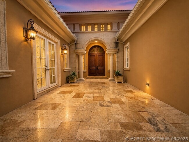11209 Orange Hibiscus Ln