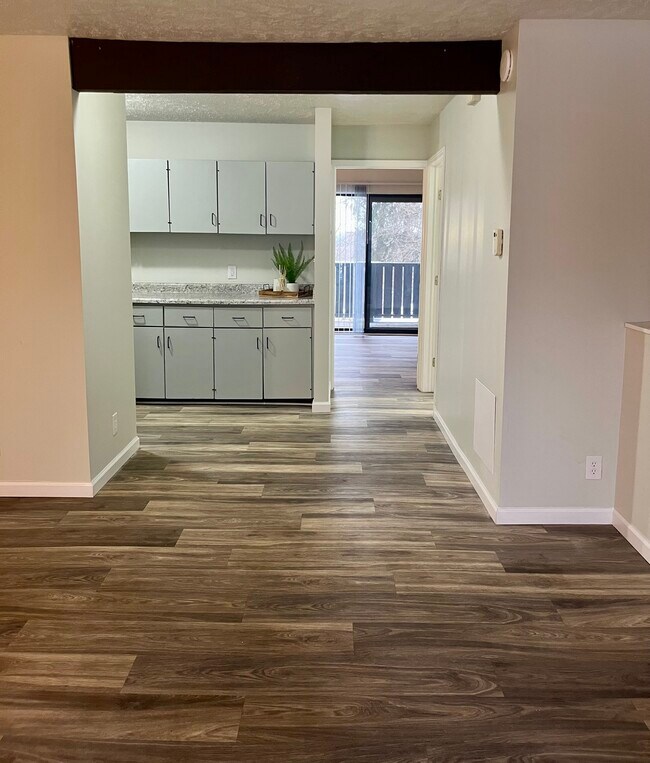1380 1 Bed 1 Bath