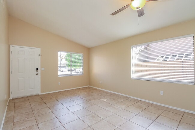 Photo - 495 W Scott Ave