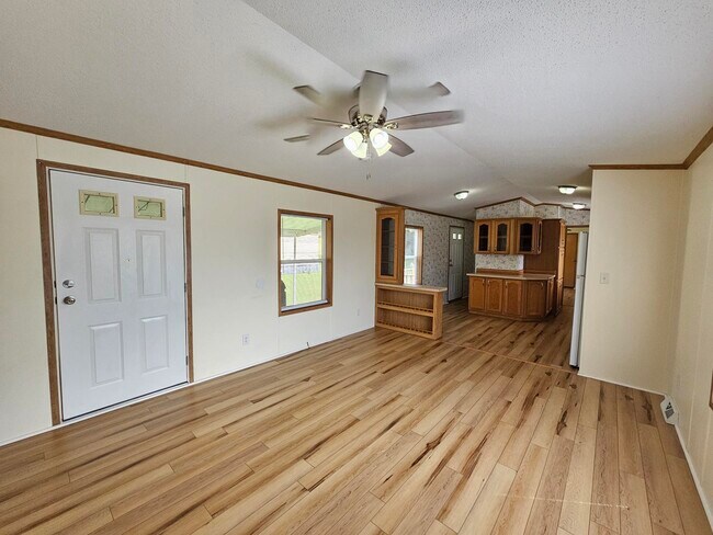 Photo - 6 Kris Ann Dr