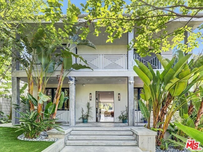 Photo - 1724 N Sierra Bonita Ave