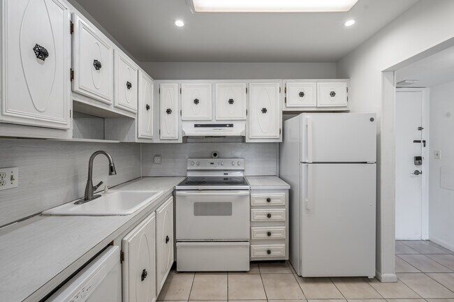 Photo - 251 S Cypress Rd Unit 141