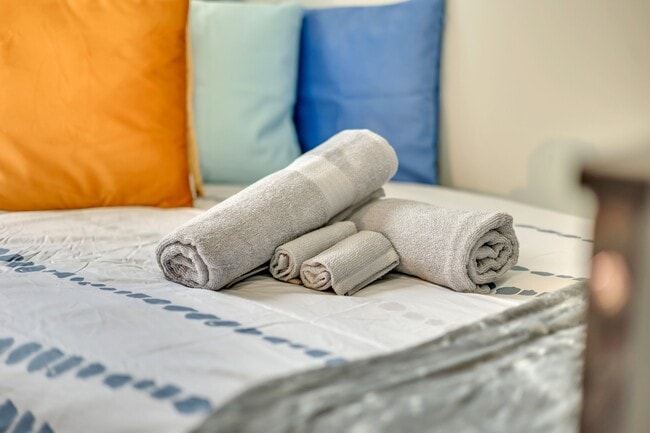 8802 Long Beach Cir