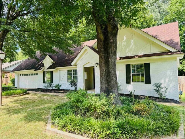 Photo - 2212 Howard Rd