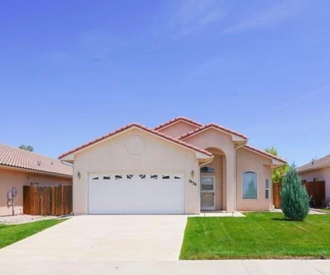 Building Photo - 1036 Willowcrest Dr Rental