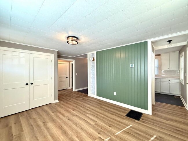 Photo - 716 Forest St