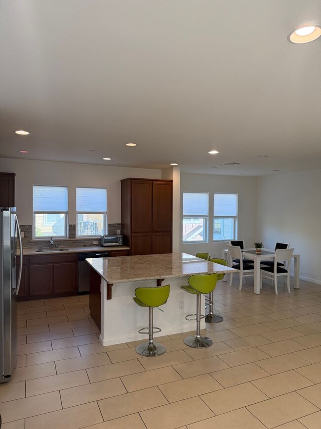 Photo - 401 S Hummingbird Ln
