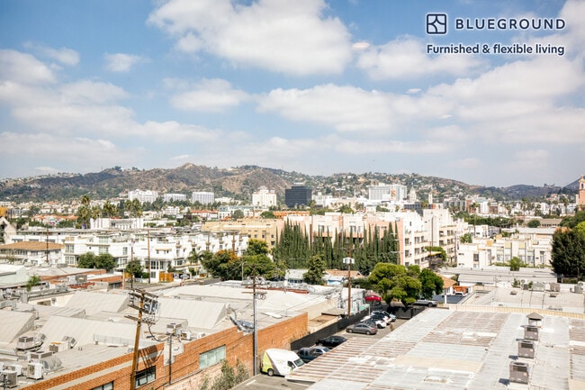 Photo - 6677 Santa Monica Blvd Unidad PL FL7-ID905