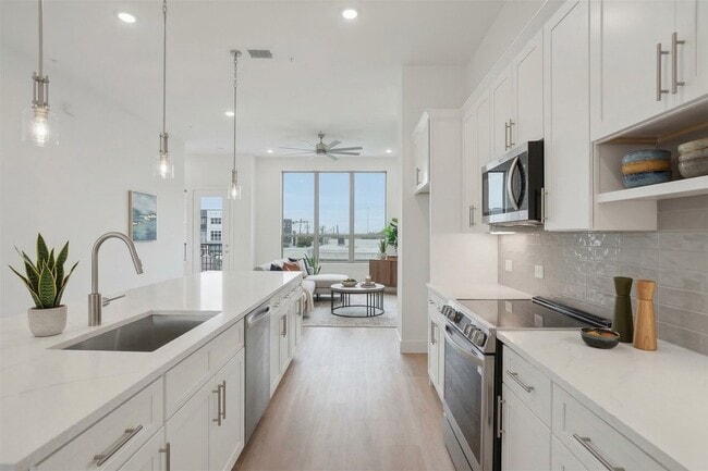 Photo - 13351 Goodland St