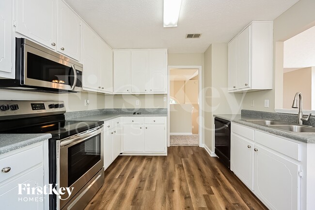 Photo - 4049 Fieldway Rd