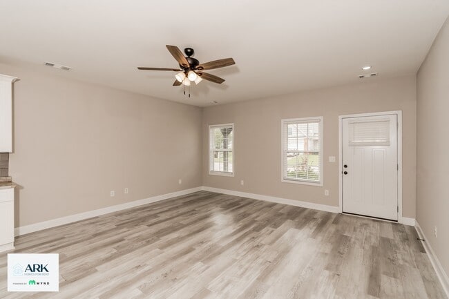Photo - 219 Beau Claire Cir