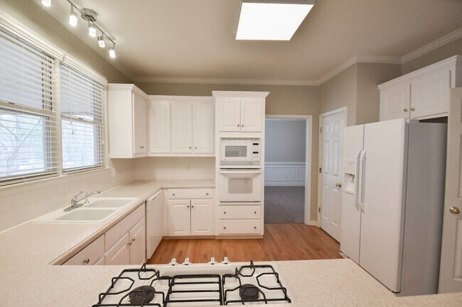 Photo - 124 Transart Pkwy