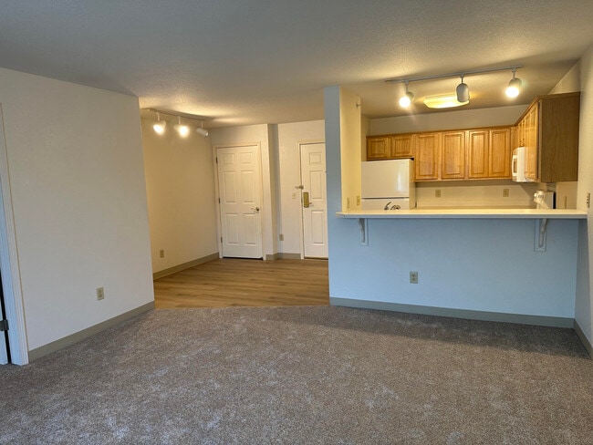 Photo - 100 E Main St Unit 323