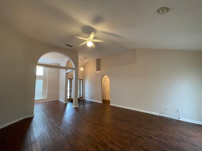 Photo - **COMING SOON** Large Three bedroom in Orange Park