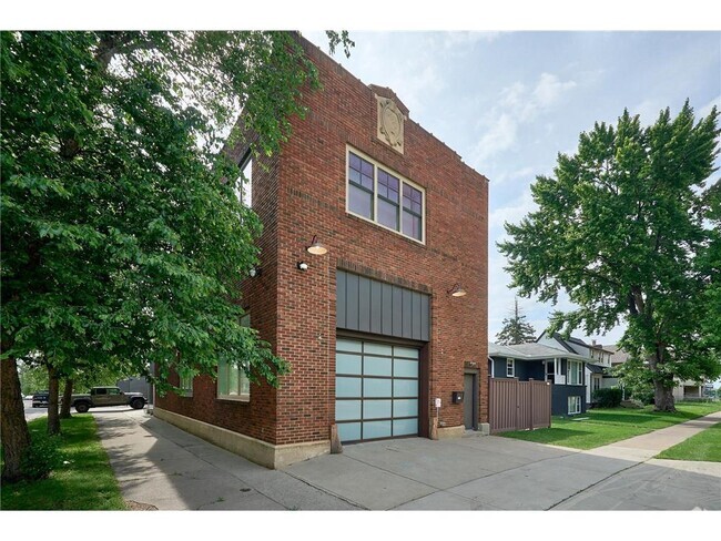 Building Photo - 1290 Snelling Ave N Rental