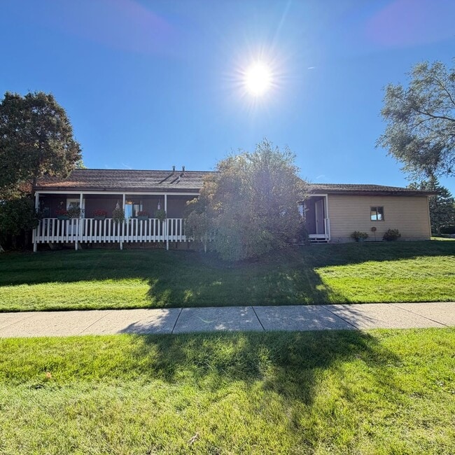 Photo - Spacious two Bedroom Quad-Level Home for R...