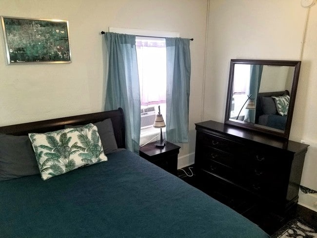 Photo - 524 Dr MLK Jr St S