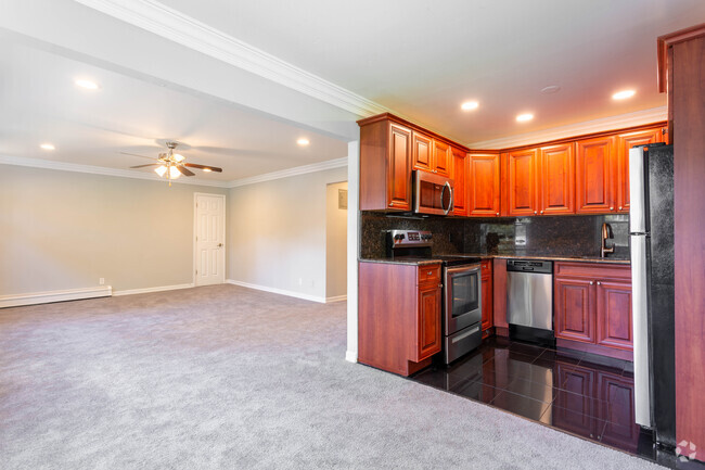 Interior Photo - Fairfield Gardens At Bay Shore Rental