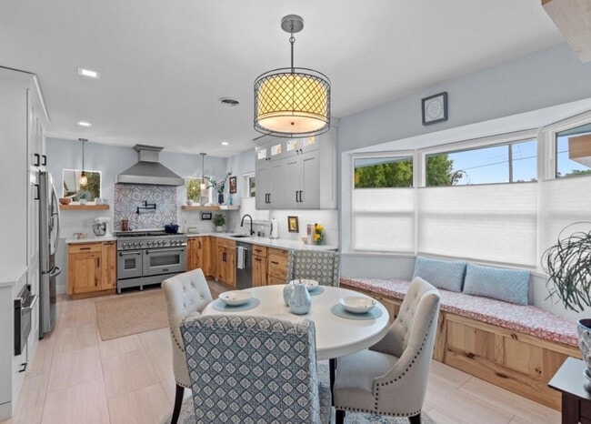 Cocina - 3675 66th Ave