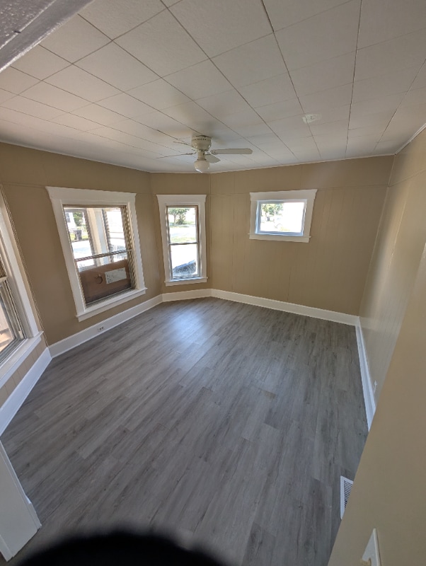 Building Photo - 352 S Maple St Rental