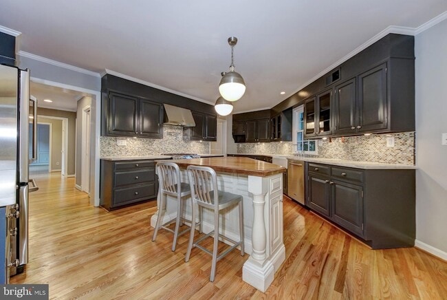 Photo - 4509 Tournay Rd