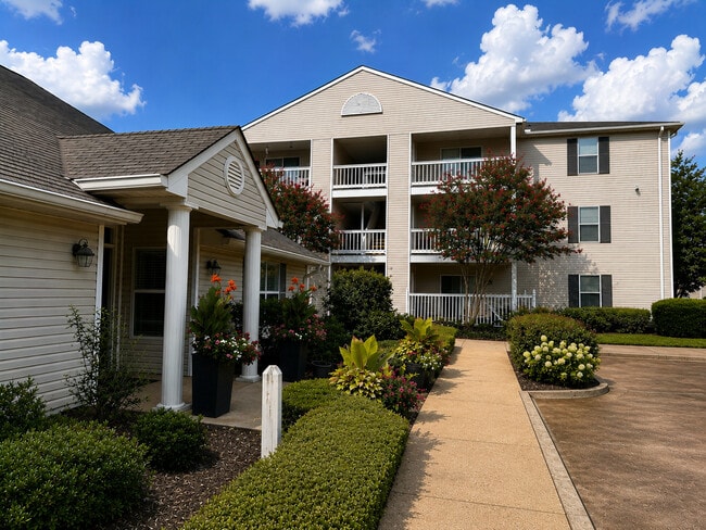 Shadow Lake Apartments