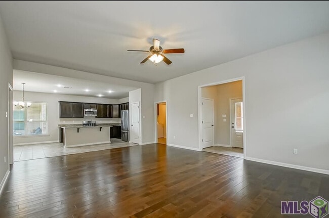 Photo - 657 Northbrook Dr