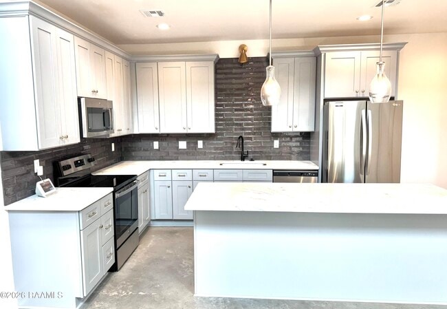 Photo - 512 Highland Oaks Ln