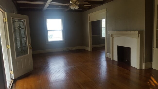 Photo - 1100 SE Dewey Ave